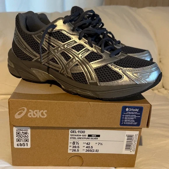 ASICS Men's Silver and Gray Athletic Shoes - Picture 3 of 8